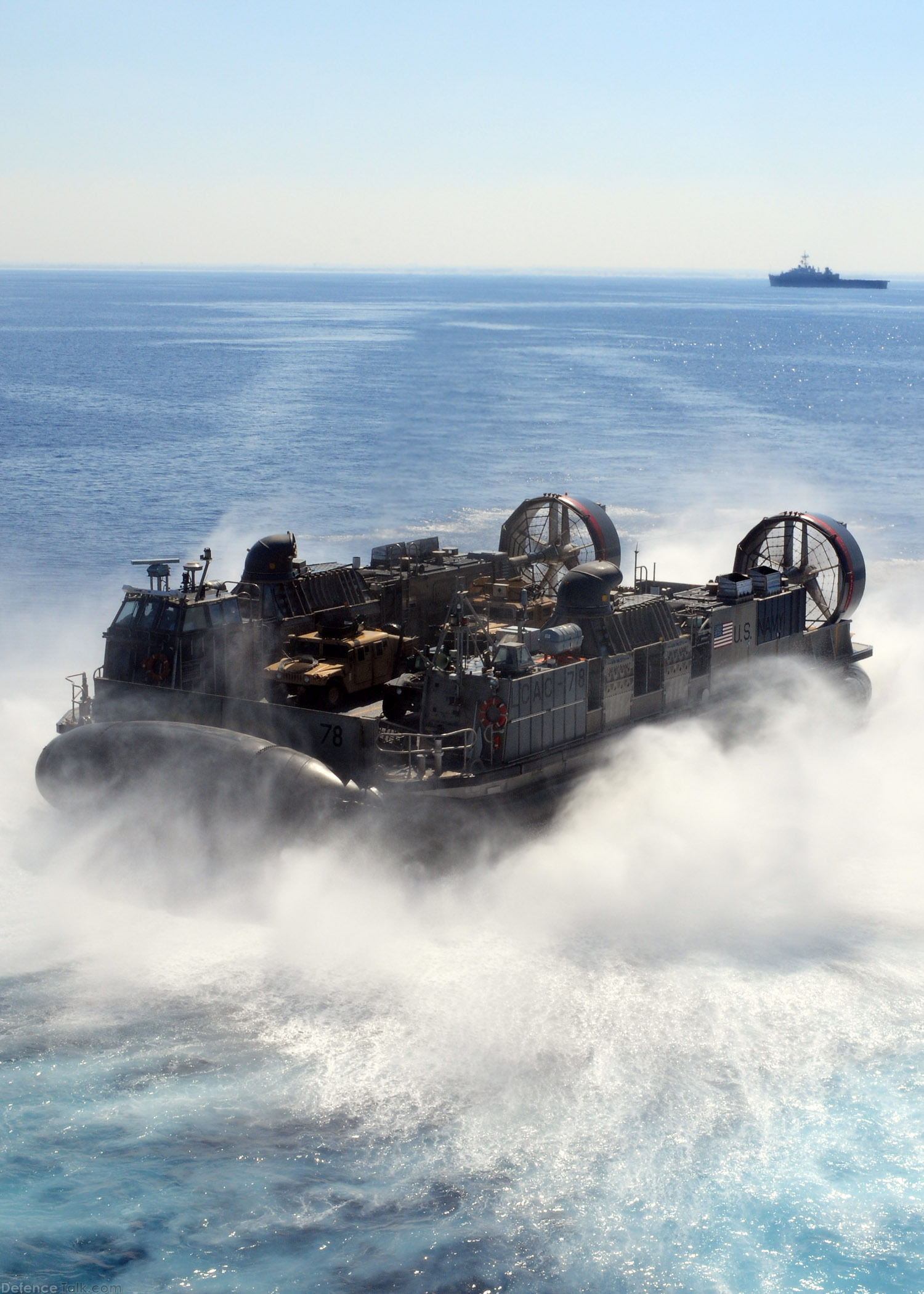 A landing craft, air cushion (LCAC) from Assault Craft Unit (ACU) 4