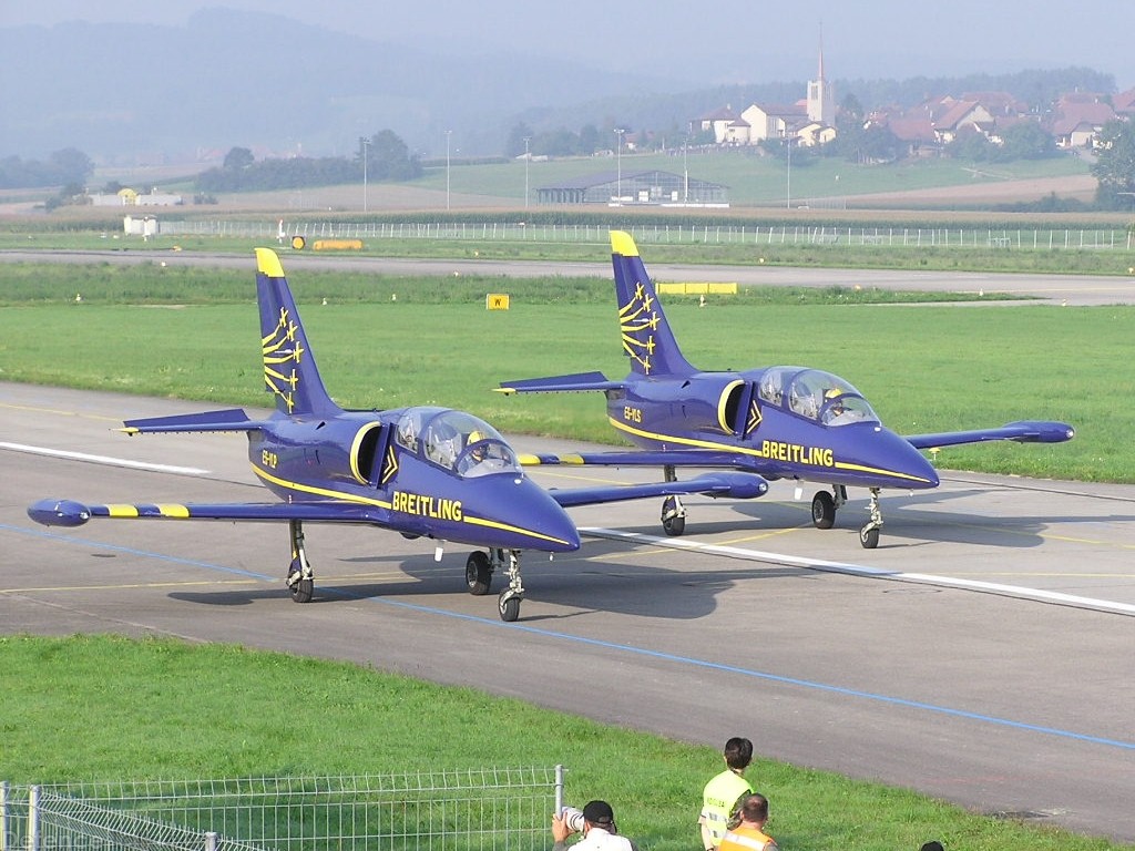 Aero L-39 Albatros Breitling Jet Team