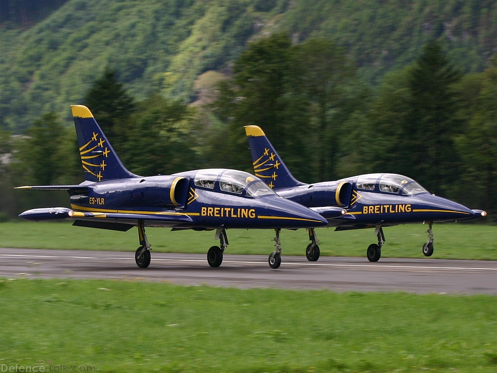 Aero L-39 Albatros Breitling Jet Team