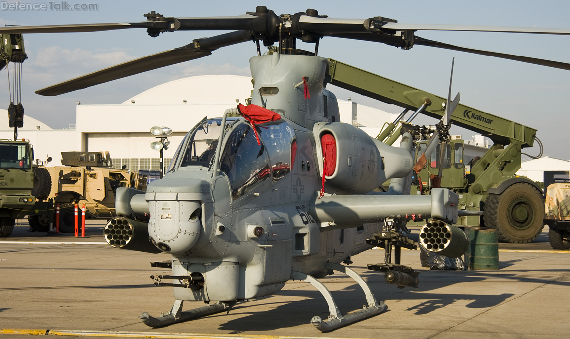 AH-1Z Cobra Helicopter - Miramar 2010 Air Show