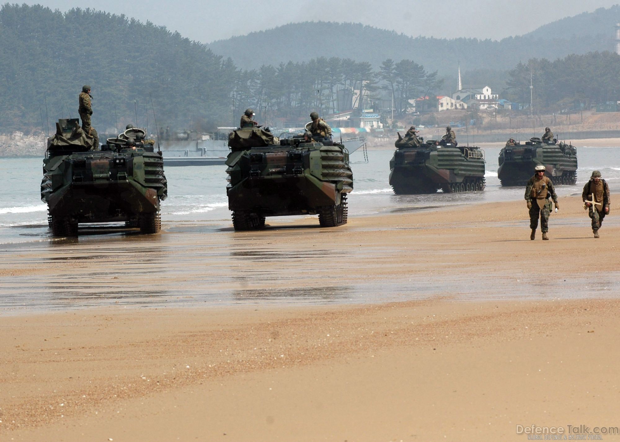 Amphibious Assault Vehicles - S. Korea, US Military Exercise