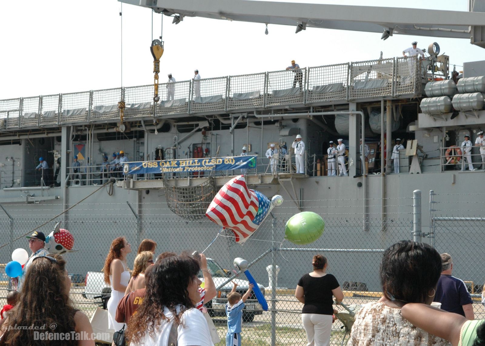 amphibious dock landing ship USS Oak Hill (LSD 51)