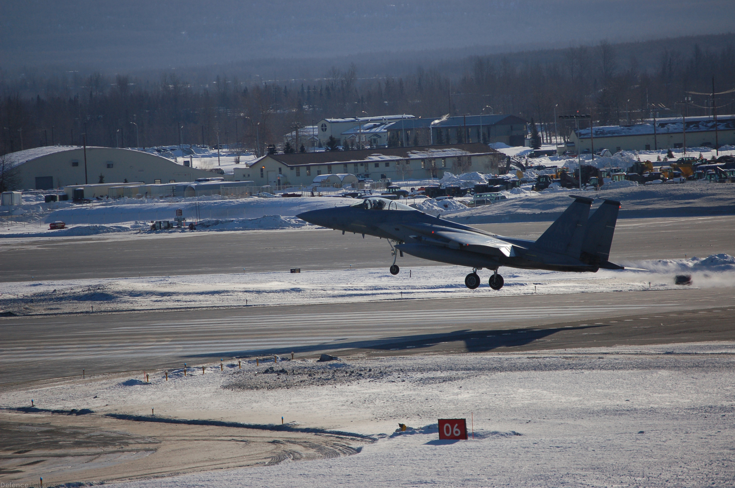 An F-15E Strike Eagle touches down