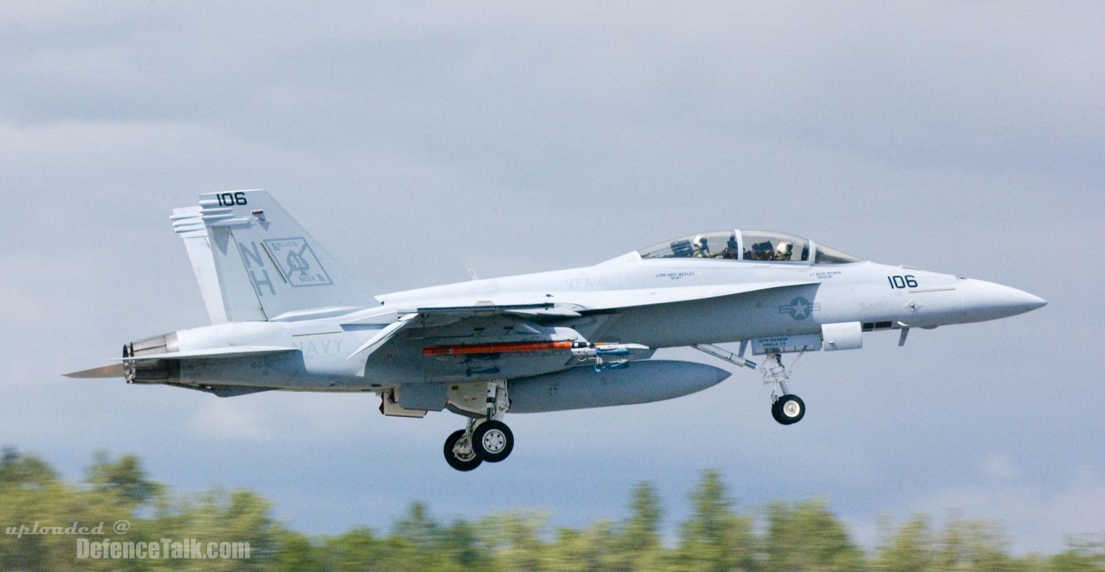 An F/A-18F Super Hornet - Black Aces