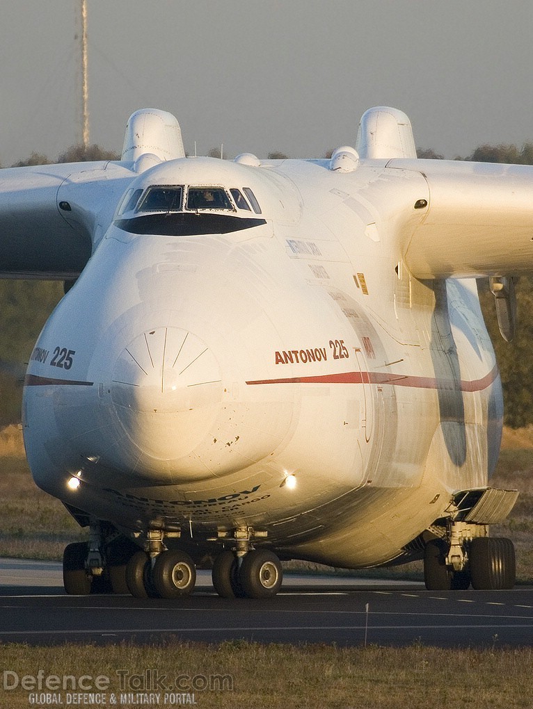 Antonov 225 - Russian Transport Aircraft