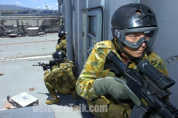 Australian Diving Team One - VBSS during RIMPAC 2006