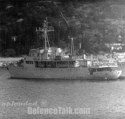 auxillary ship of unknown type...