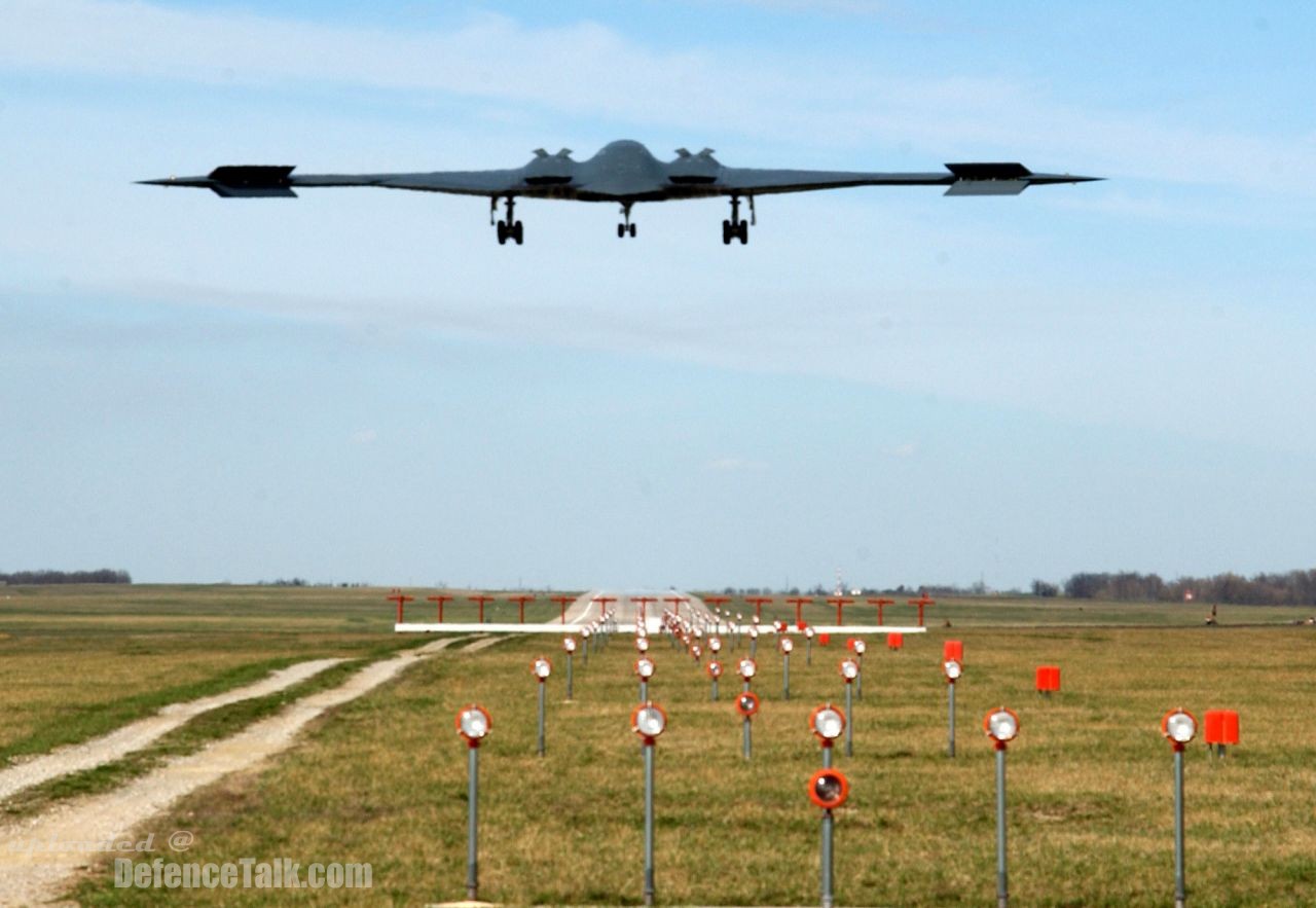 B-2 Spirit Bomber - US Air Force