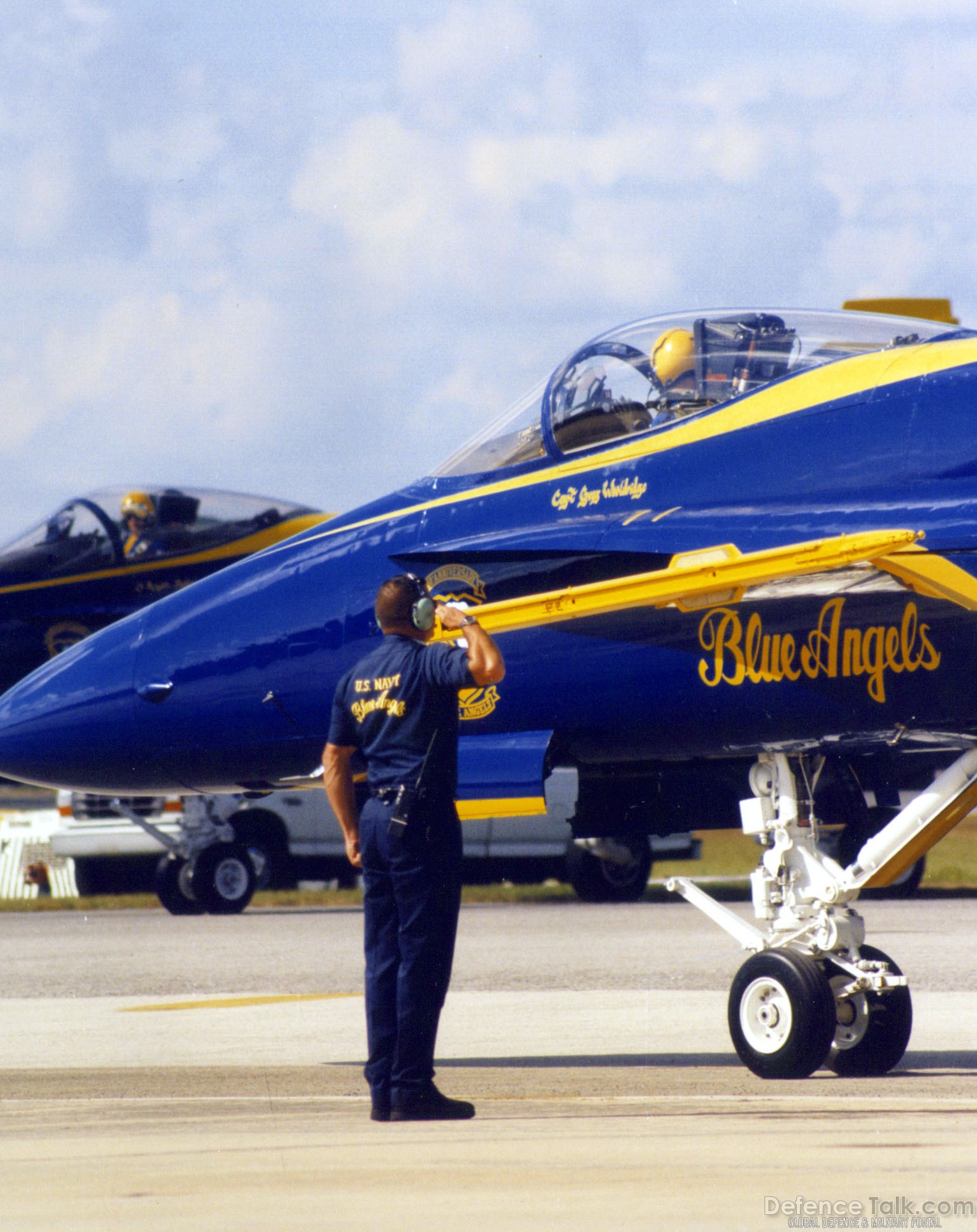 Blue Angels - salute from lineman