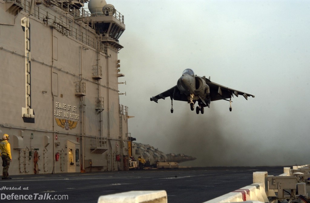 Bright Star Exercise 2005 - AV-8B Harrier lands