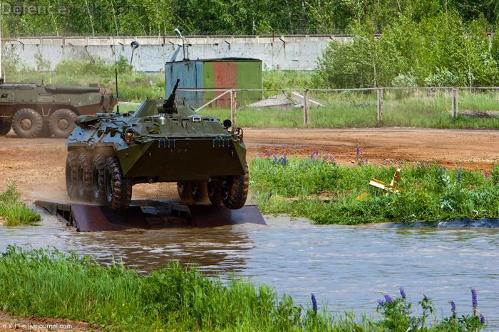 btr-80 water crossing