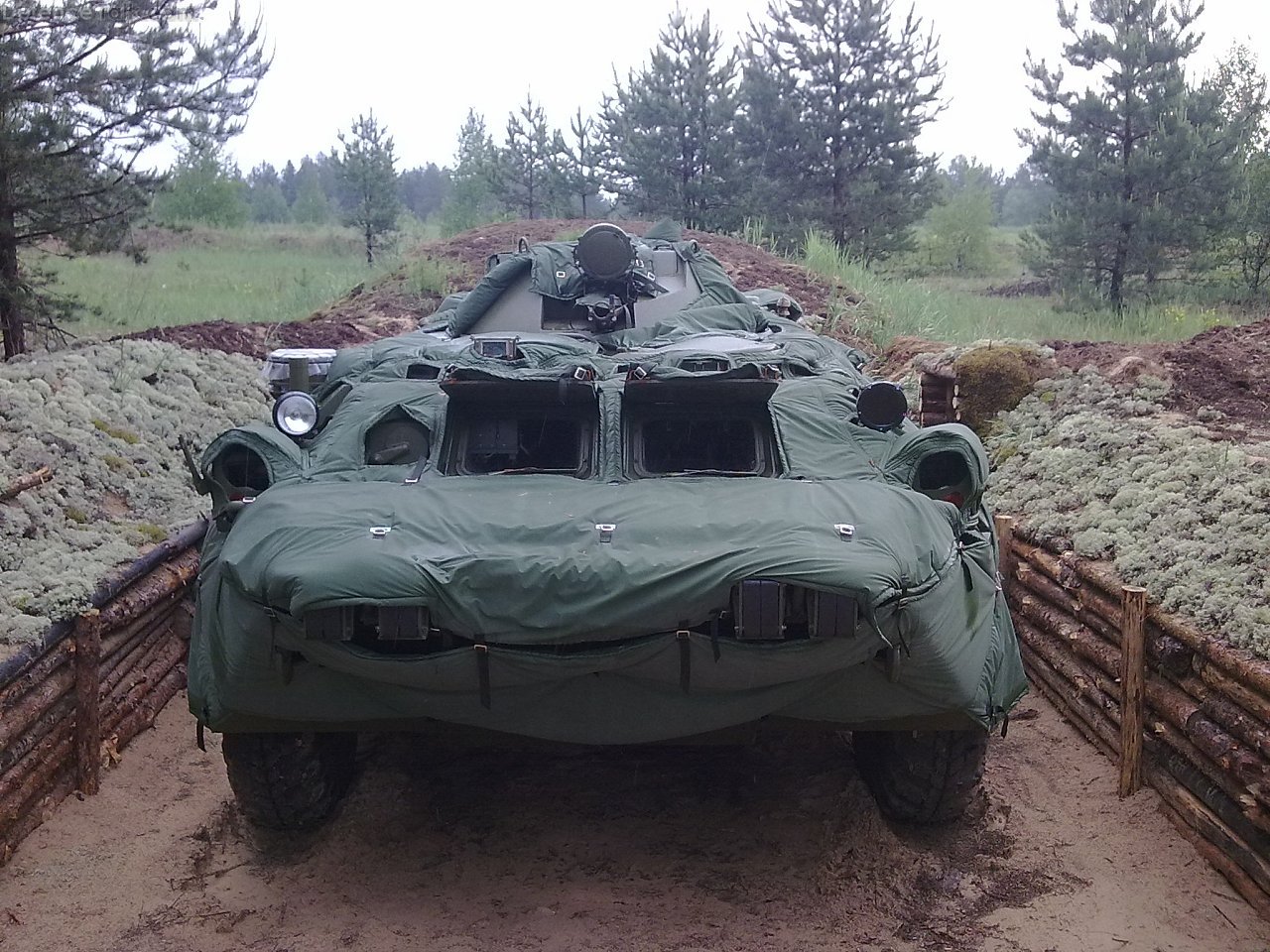 BTR-80 with Nakidka