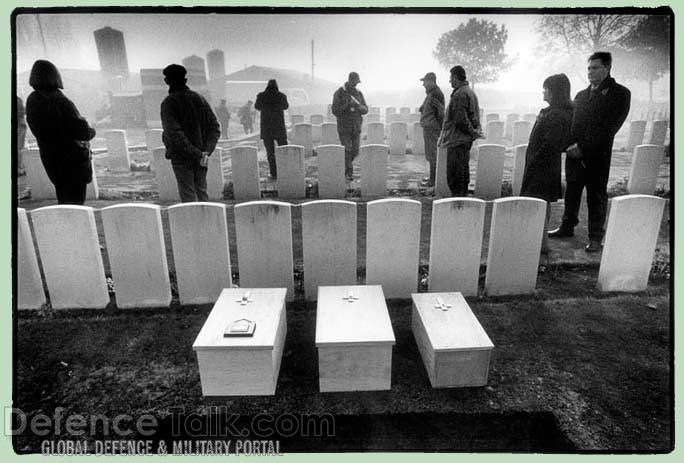 Burials in Flanders fields - World War I
