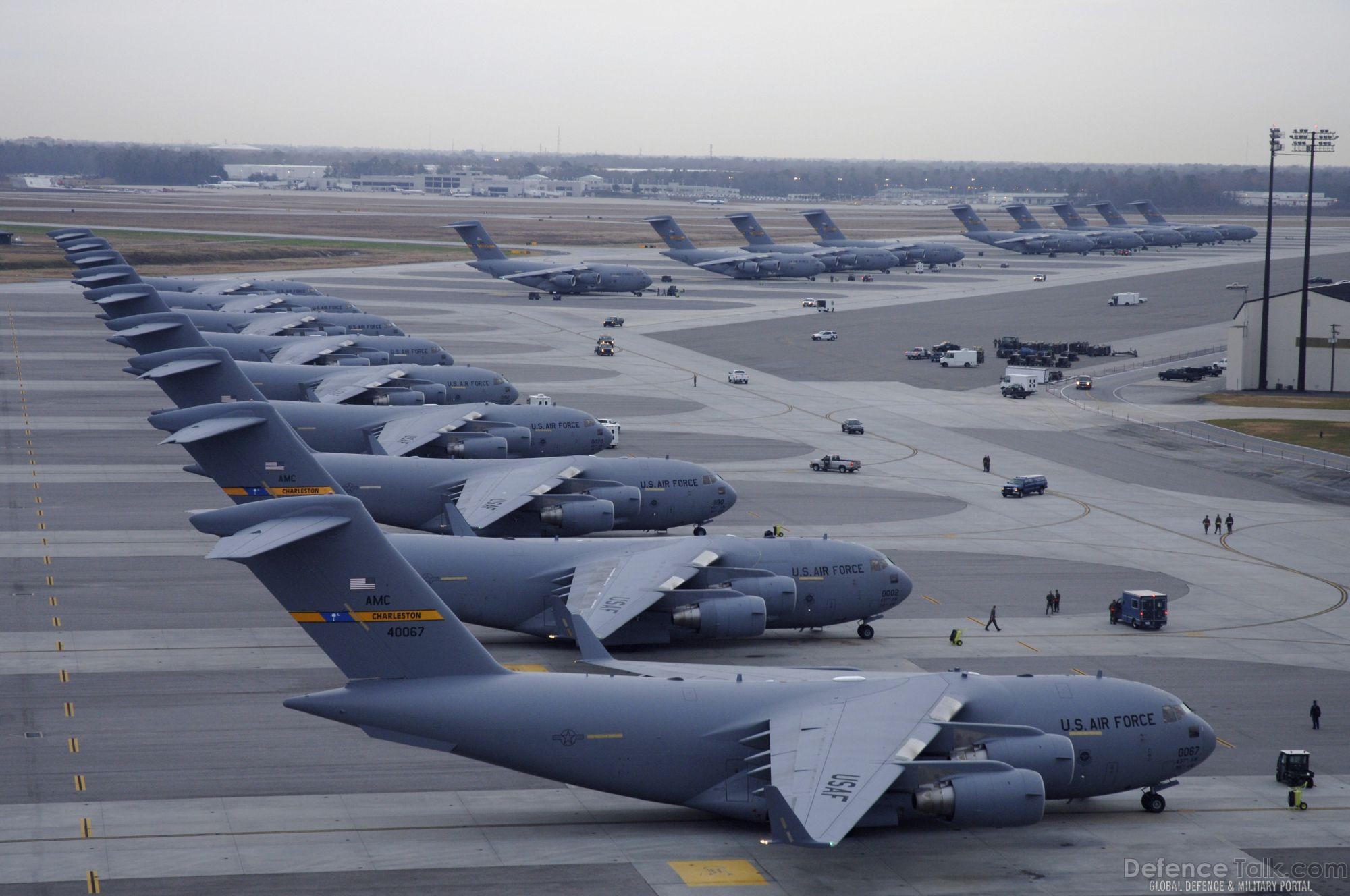 C-17 Globemasters galore - US Air Force