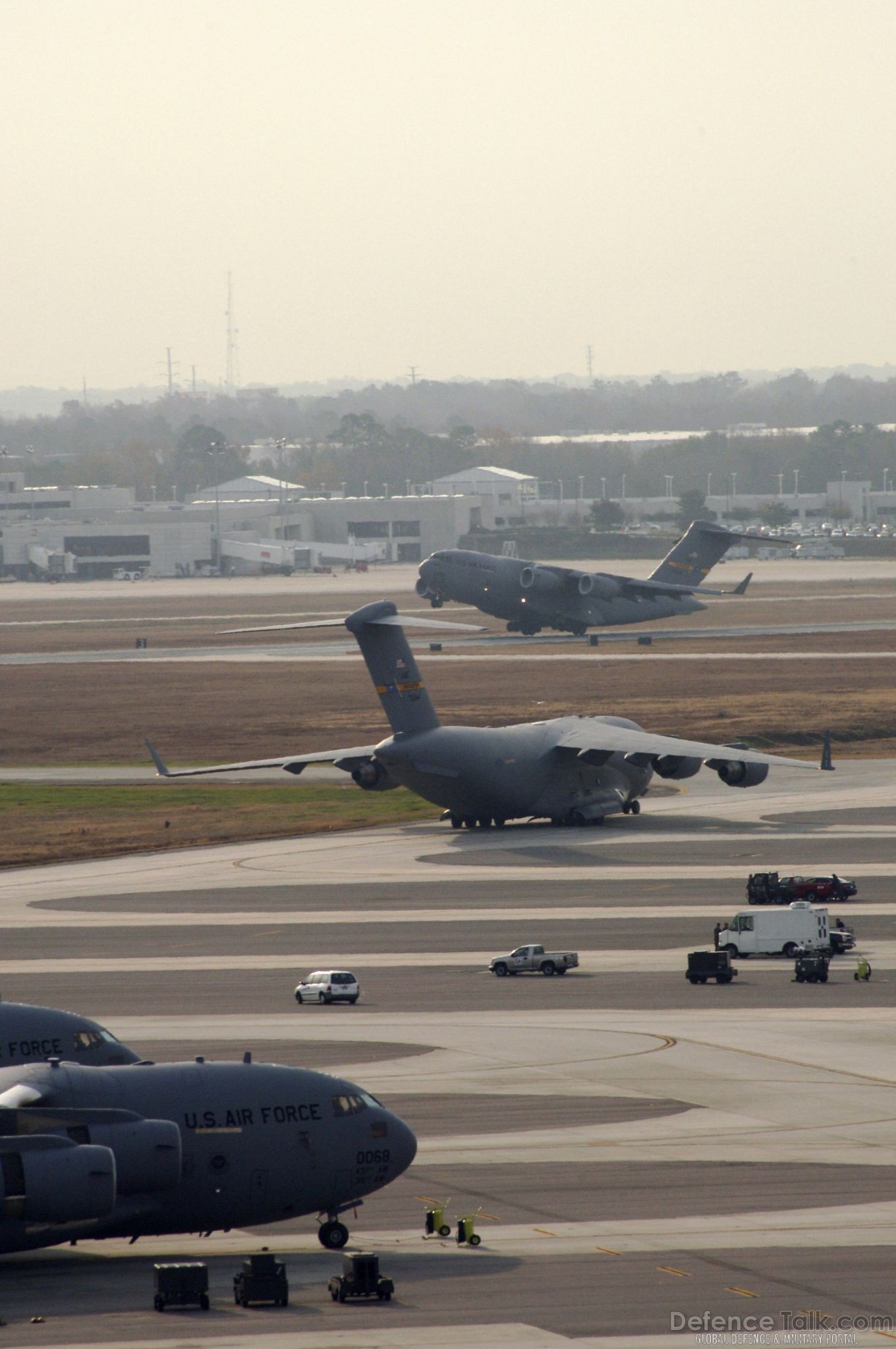 C-17 Globemasters galore - US Air Force