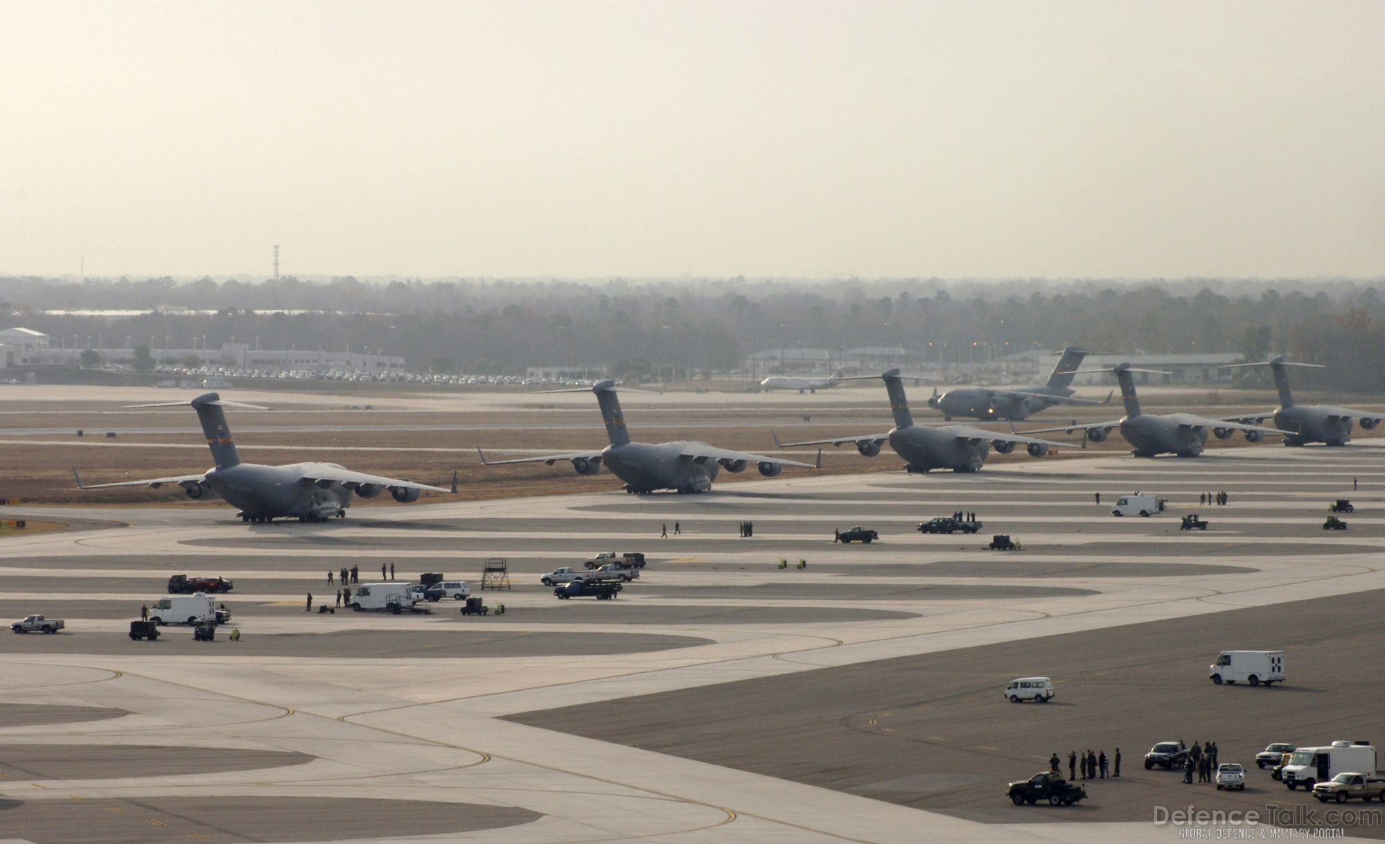 C-17 Globemasters galore - US Air Force