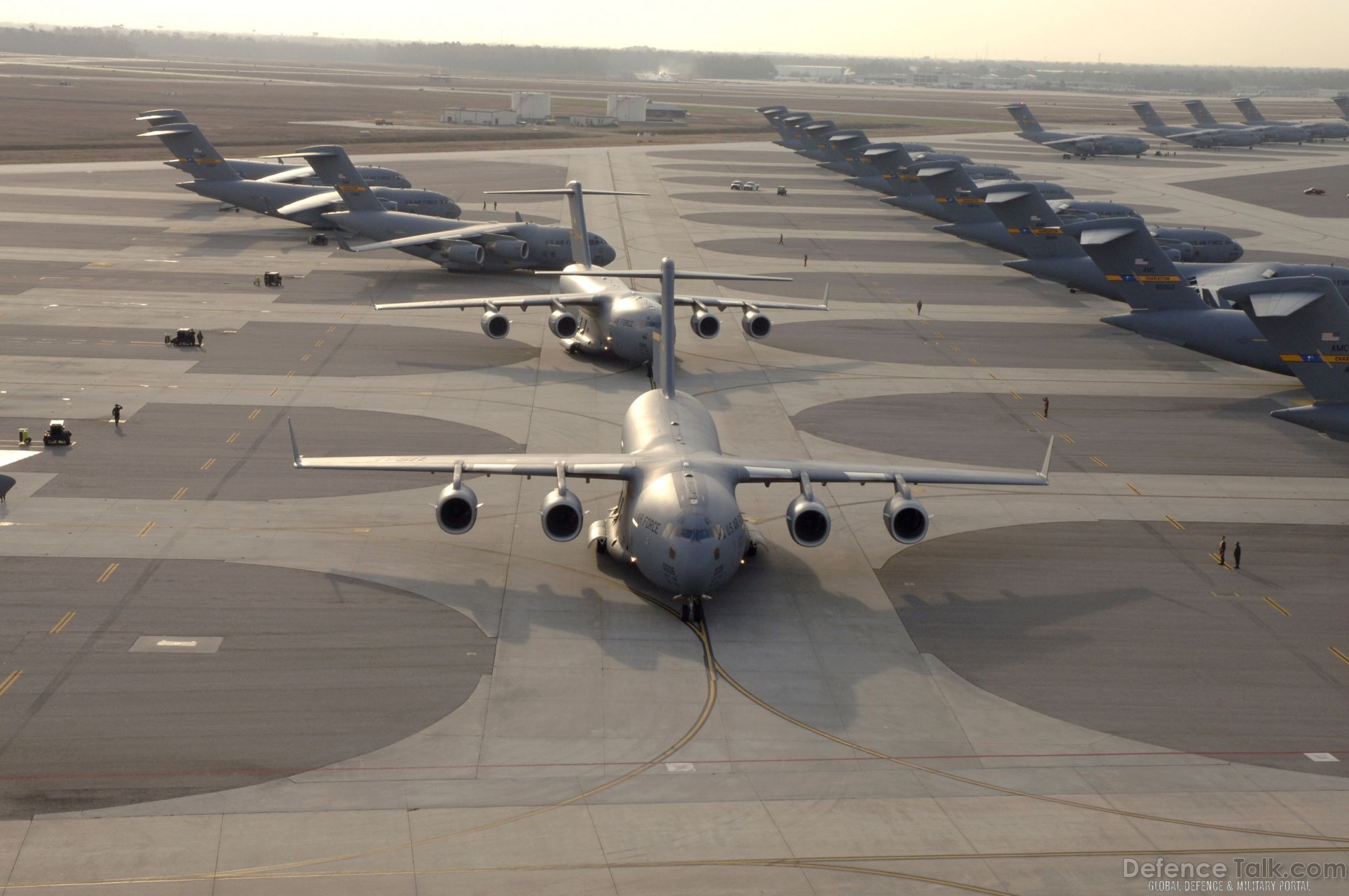 C-17 Globemasters galore - US Air Force