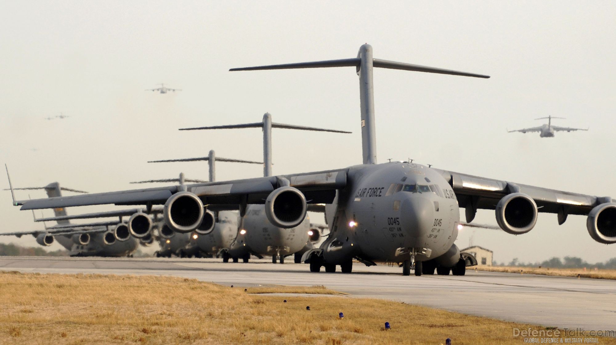 C-17 Globemasters galore - US Air Force