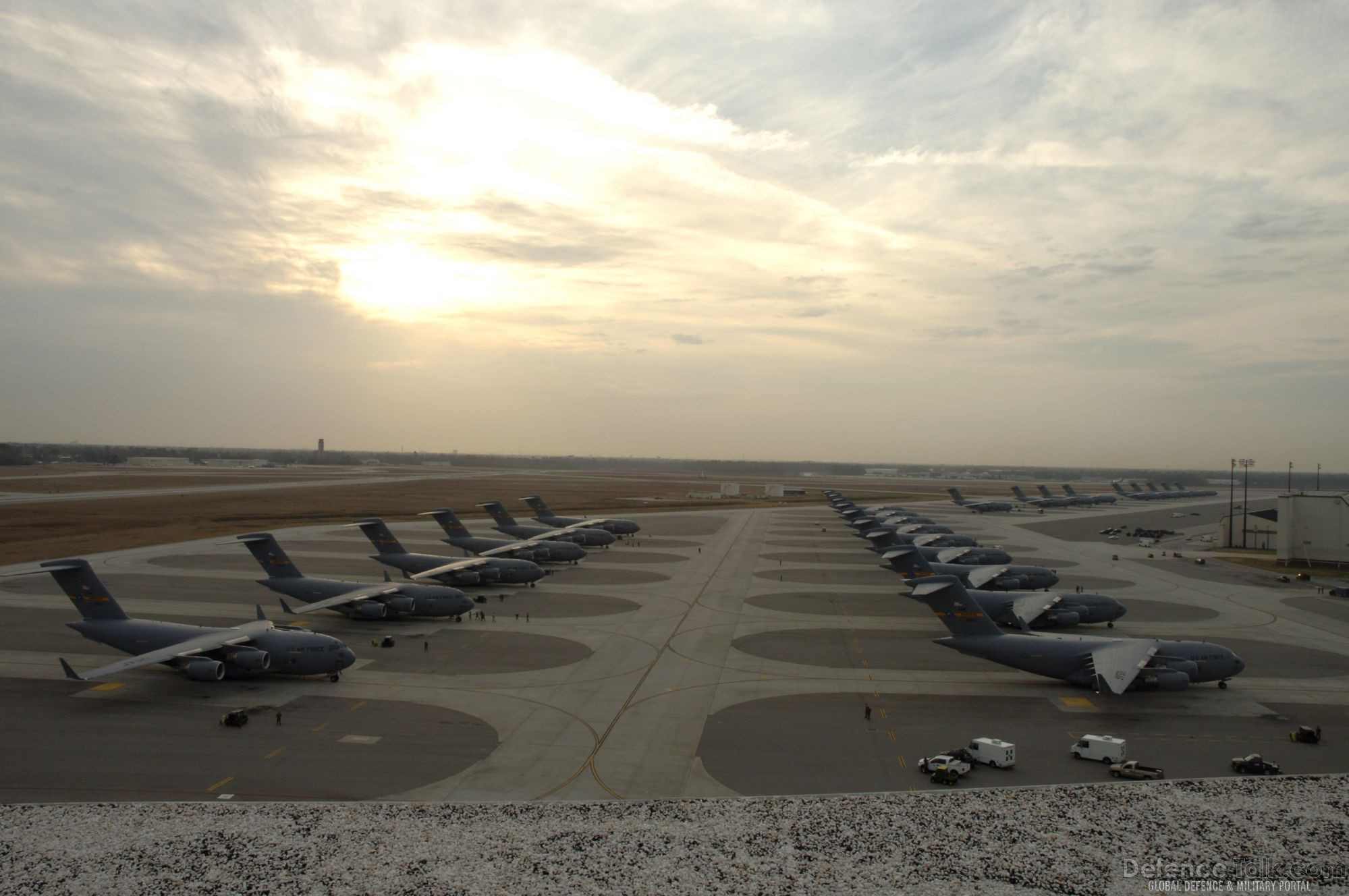 C-17 Globemasters galore - US Air Force