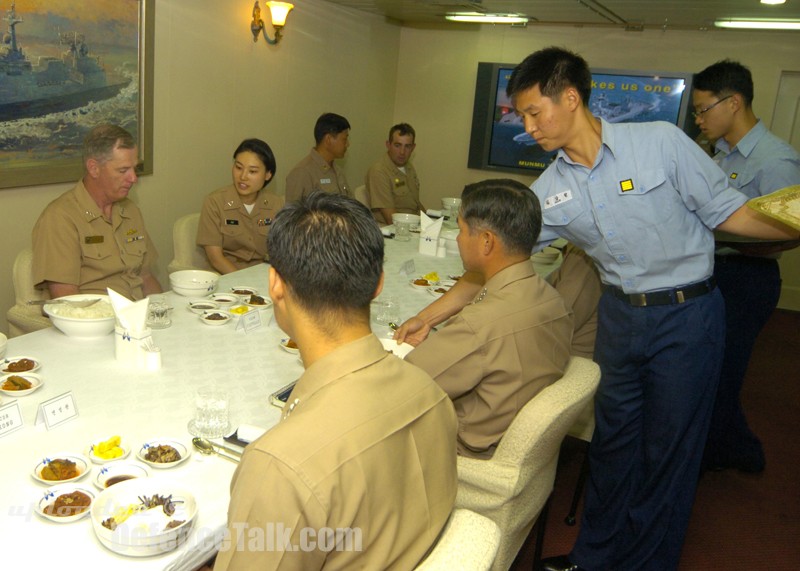 CCTF Admirals and Generals visit RIMPAC Units - RIMPAC 2006