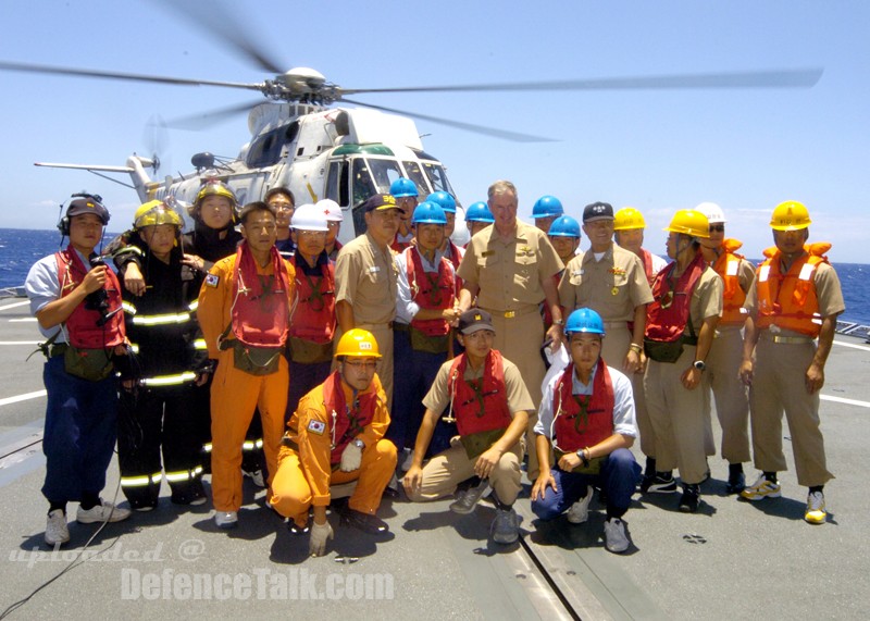 CCTF Admirals and Generals visit RIMPAC Units - RIMPAC 2006