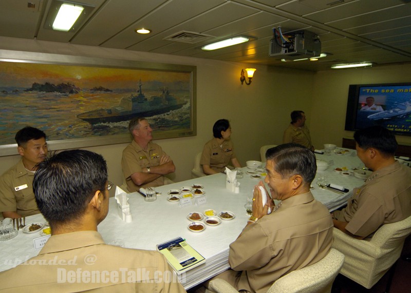 CCTF Admirals and Generals visit RIMPAC Units - RIMPAC 2006