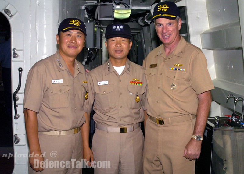 CCTF Admirals and Generals visit RIMPAC Units - RIMPAC 2006