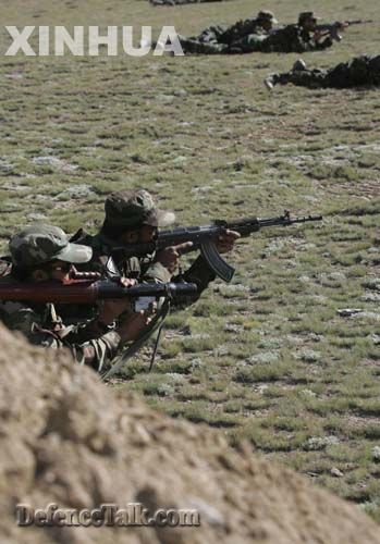 China-Pakistan joint military exercise "Friendship 2004"