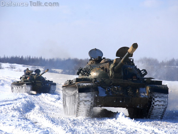 Chinese Tanks in Winter Training