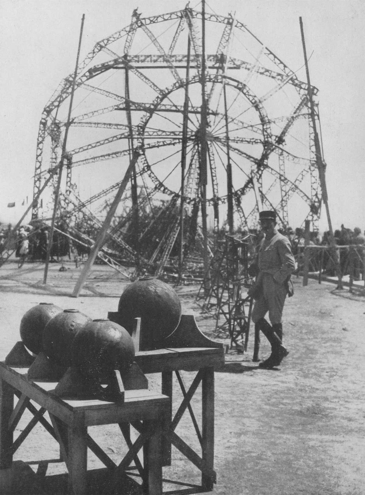 cpe_zeppelin_bombs_02