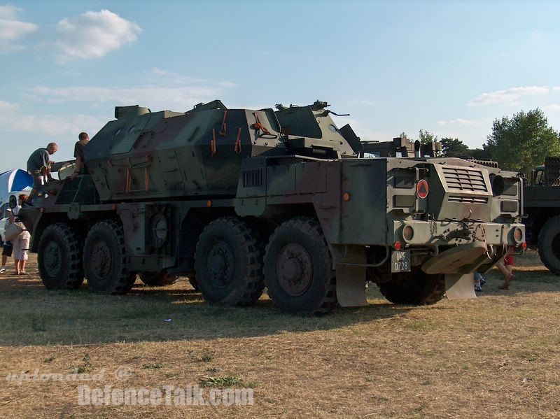 Dana wheeled 152mm self-propelled artillery - Polish Army