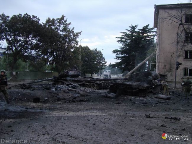 Destroyed_Georgian_Tanks_Tshinvali