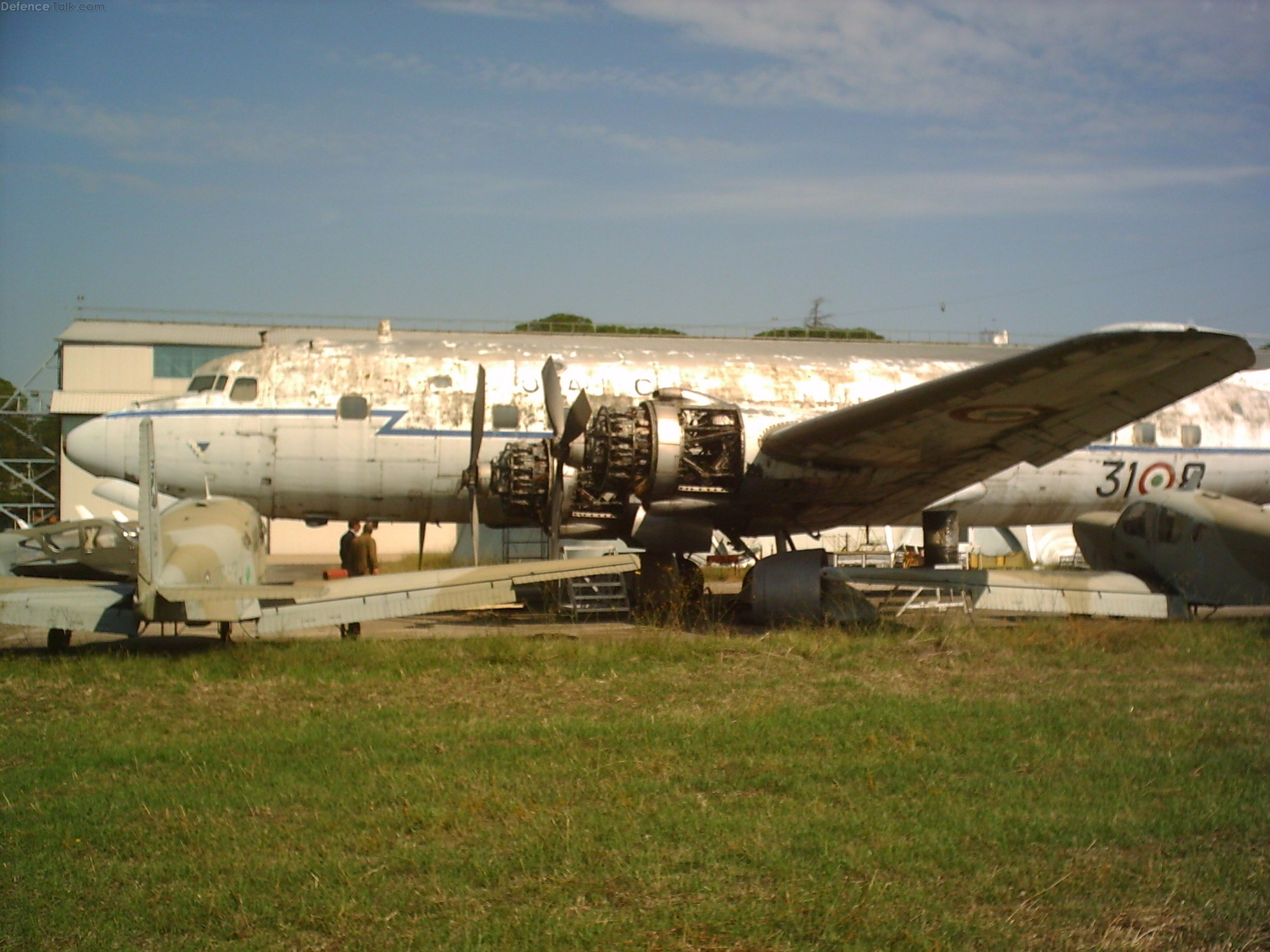 Douglas DC6 - Italian Air Force