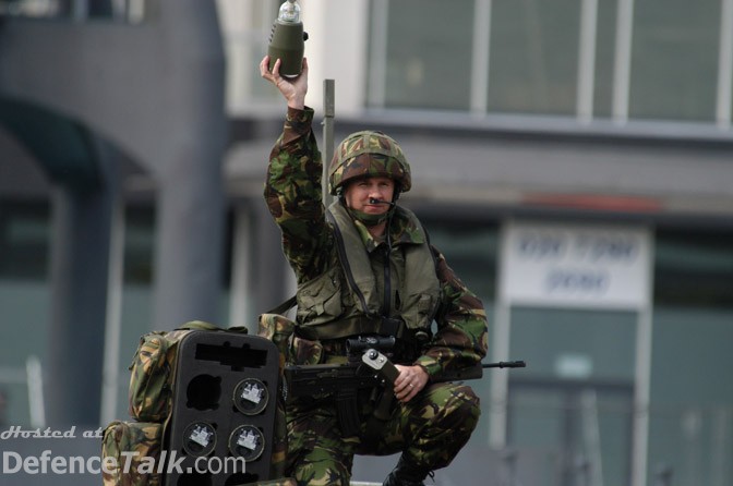 DSEi 2005 - AGI tactical approach landing system