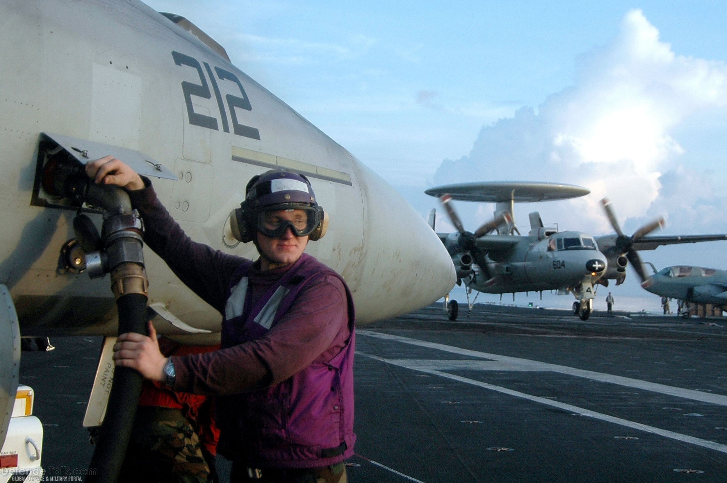 E-2C - USS Kitty Hawk (CV 63) Aircraft Carrier - US Navy