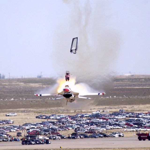 Ejecting from a Thunderbirds' F-16
