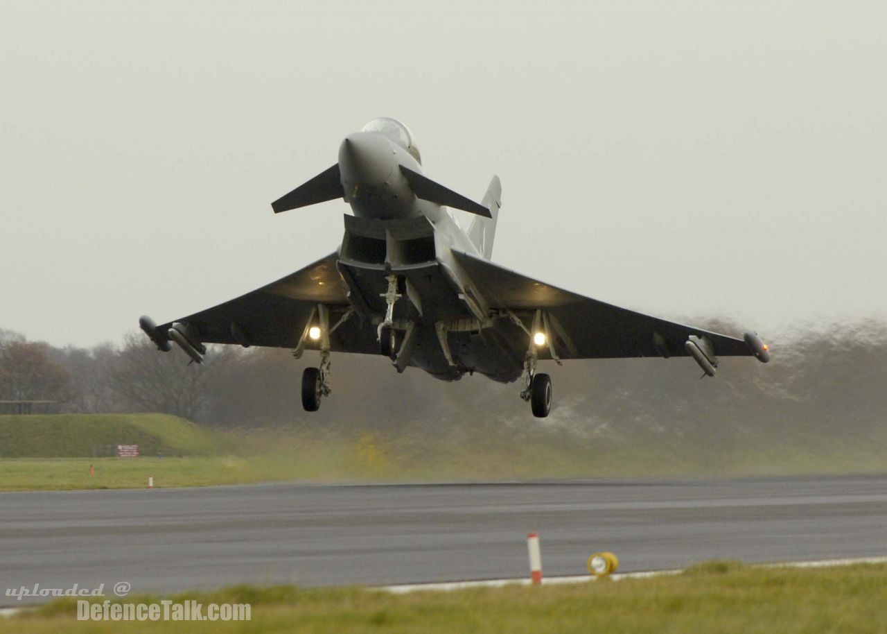 EuroFighter flies with Meteor missile