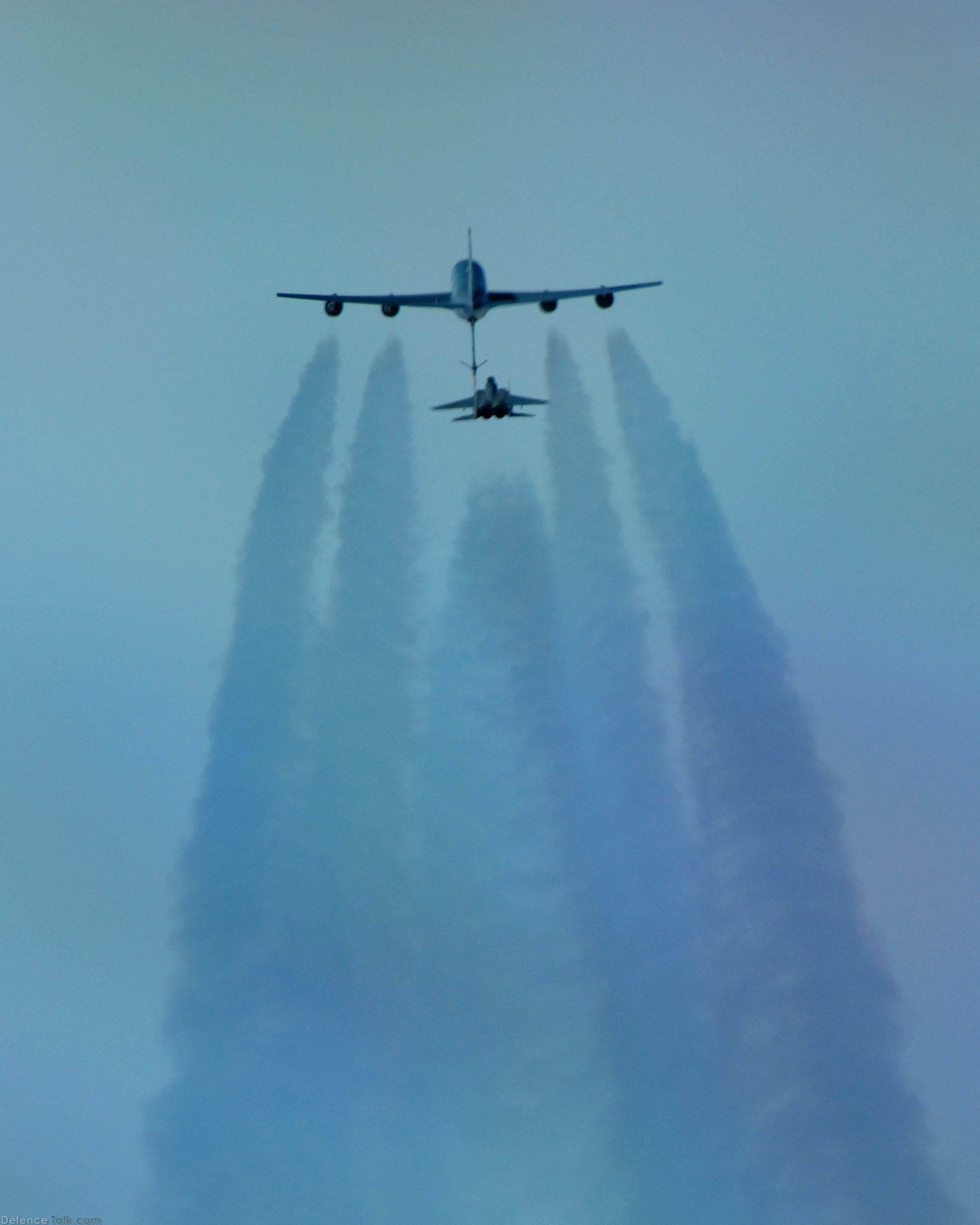 F-15 gets gas at 20,000 Feet