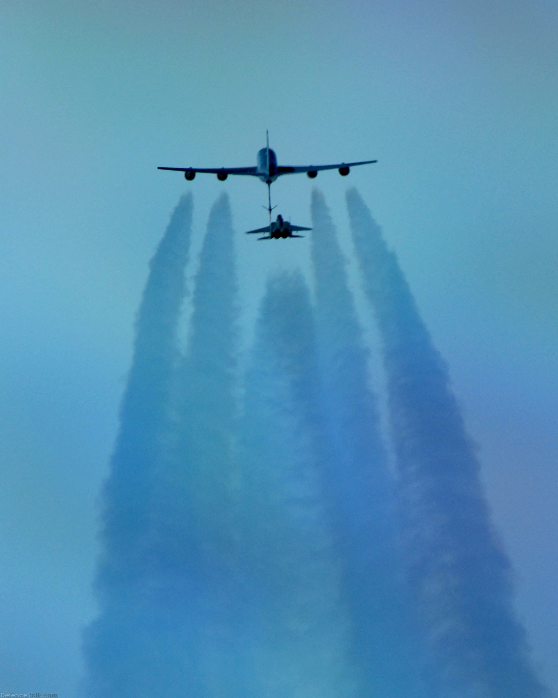 F-15 gets gas at 20,000 Feet