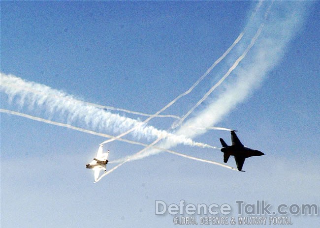 F-16 aircraft, Thunderbirds - NBVC Air Show 2007