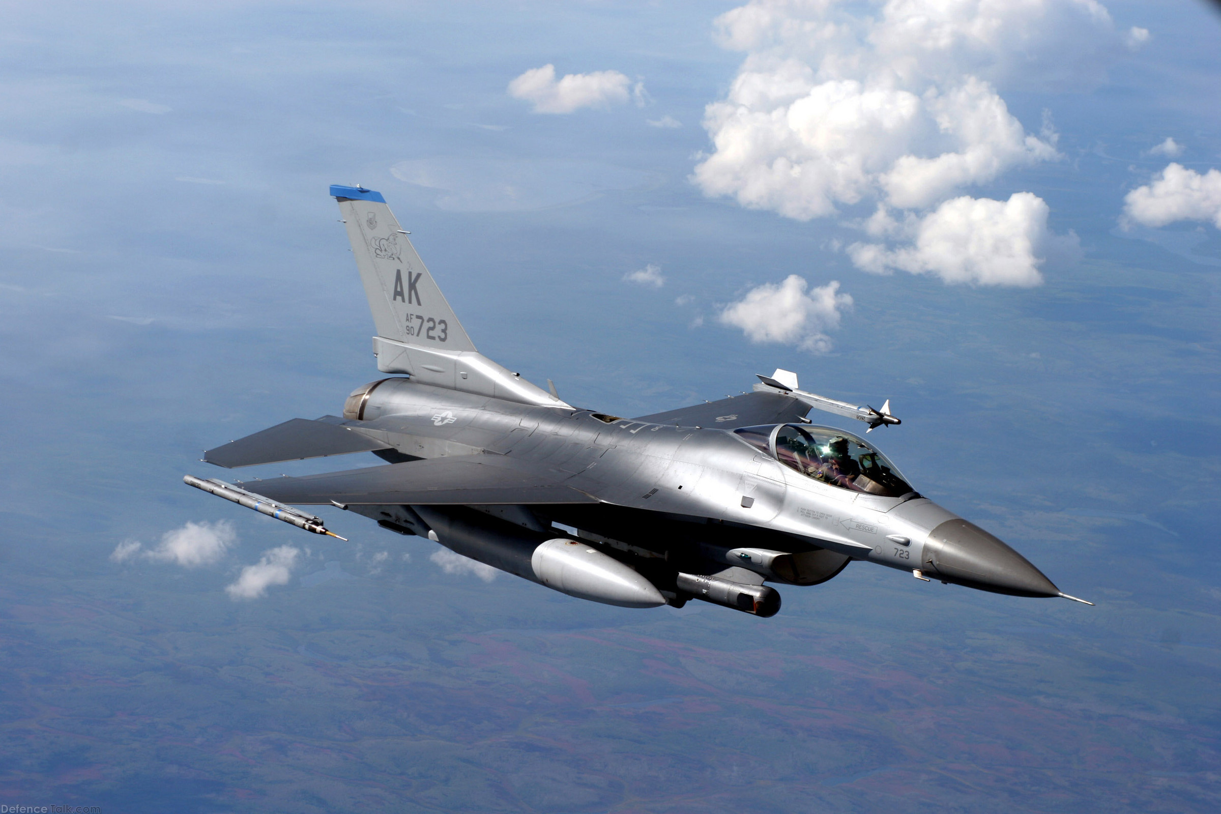 F-16 Combat Fighter Jet - US Air Force