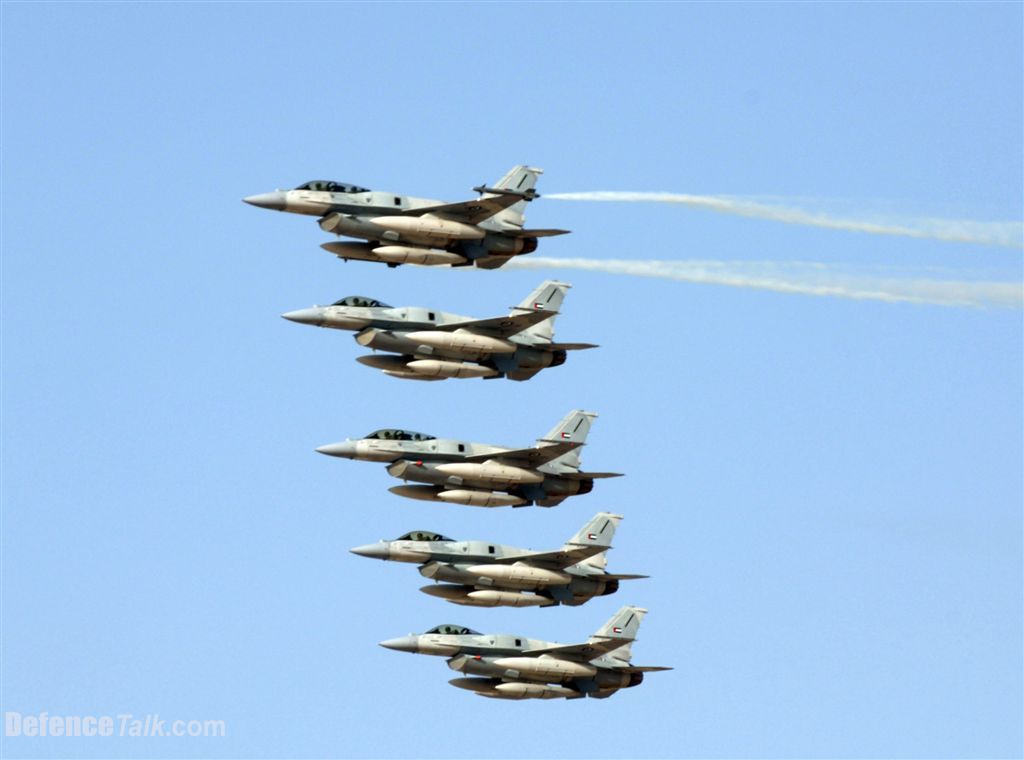 F-16 E/F flying at Paris Airshow 2005