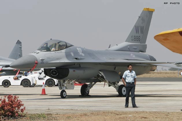 F-16 Fighter Aircraft - Aero India 2009 Air Show