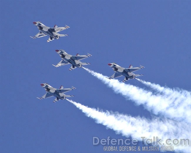 F-16 Fighters, Thunderbirds - NBVC Air Show 2007