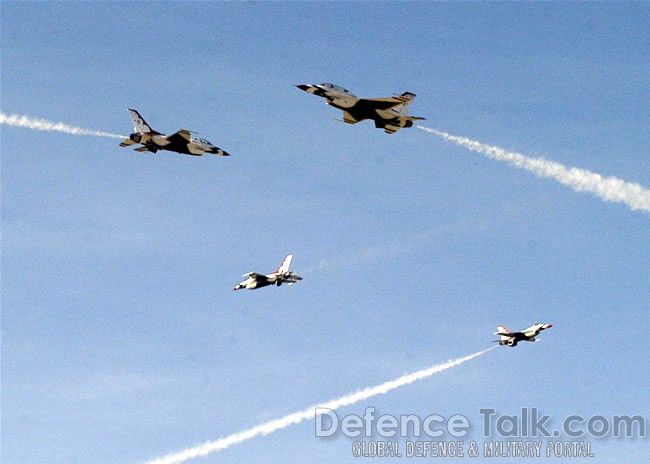 F-16 Fighters, Thunderbirds - NBVC Air Show 2007
