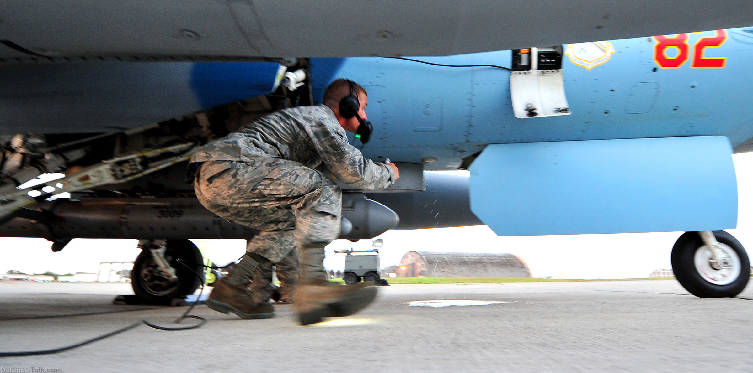 F-16 Fighting Falcon final checks