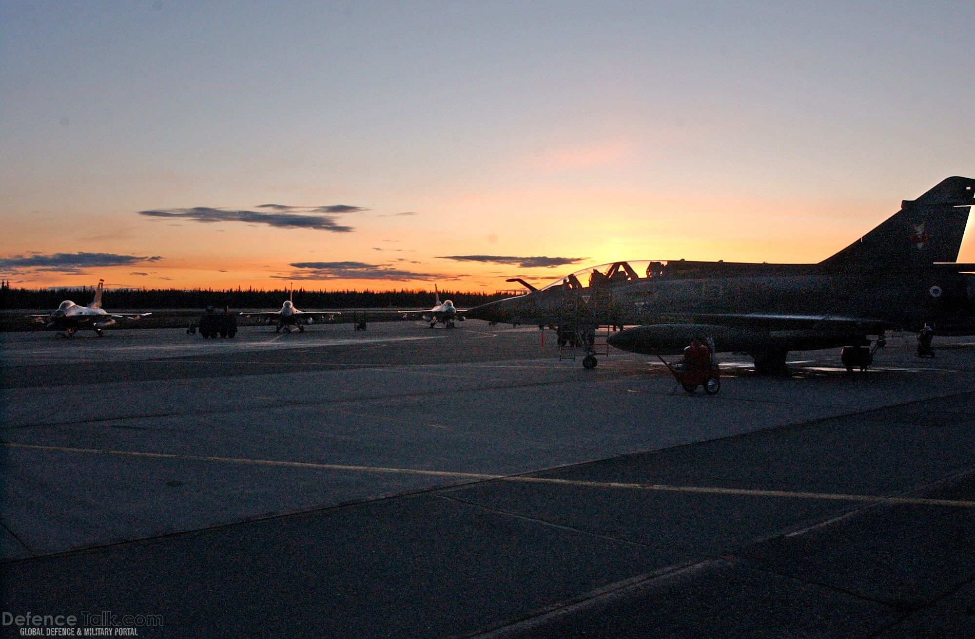 F-16 Fighting Falcons - US Air Force Exercise