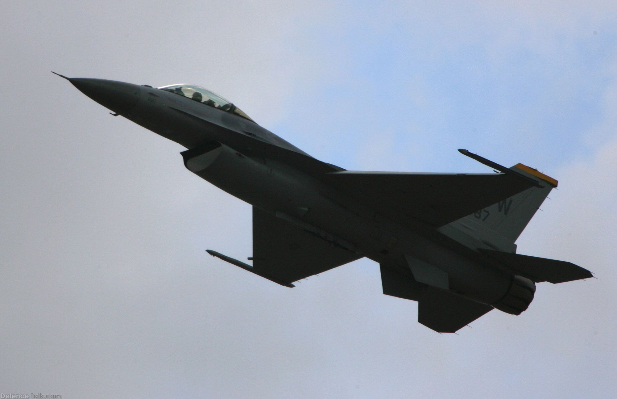 F-16 flying display - Avalon Air Show 2007