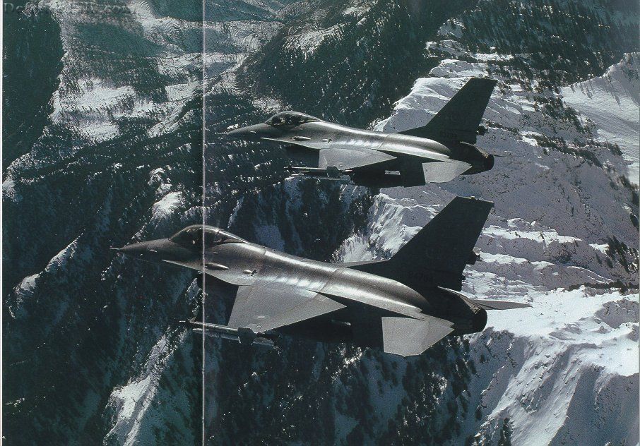 Jeu PC F16 Multirole Fighter Bundle - Big Box Version Française, Très Bon état