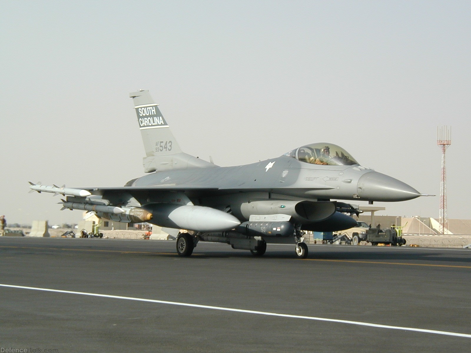 F-16CJ taxi at Al Udeid Air Base